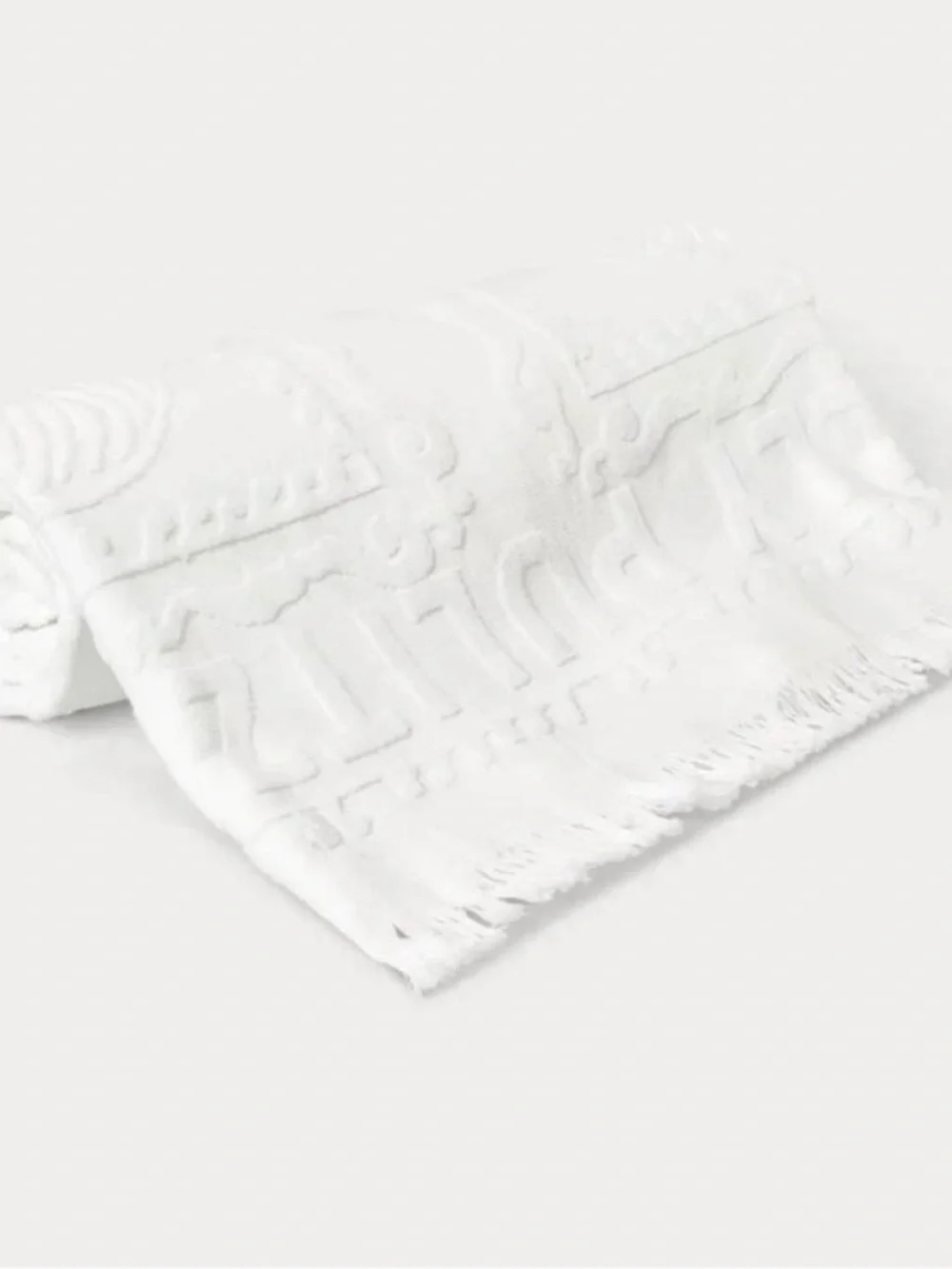 NWT Lilly Pulitzer white jacquard beach towel in color RESORT WHITE